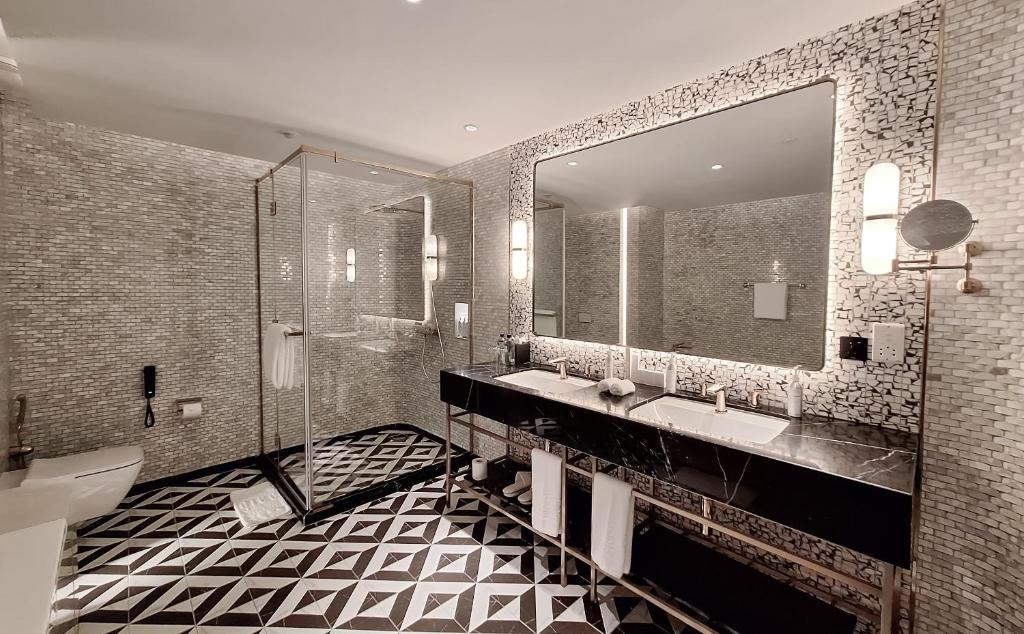 Glee Nairobi image 8